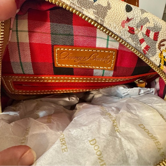 NWT. Disney Dogs Dooney & Bourke Bag - Santa Tails Backpack. Disney leather bag - Picture 12 of 16